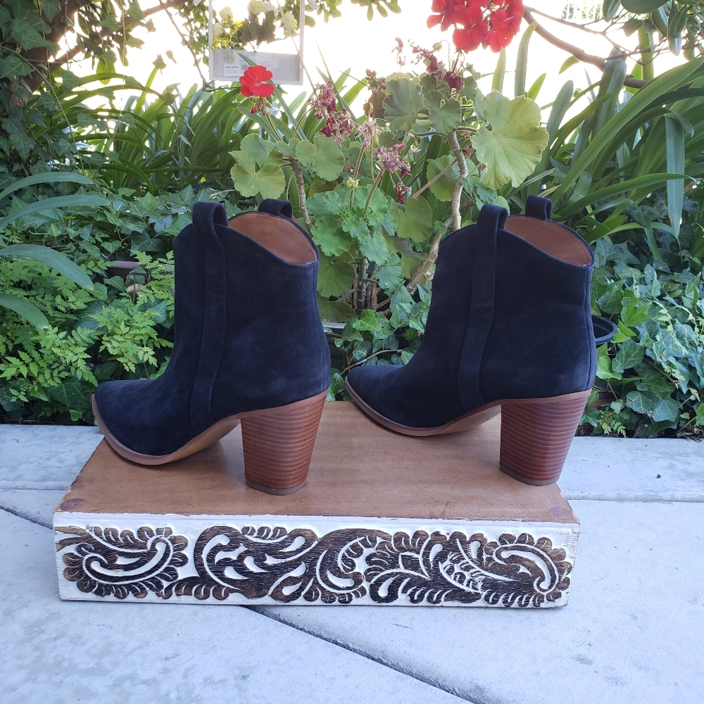 Chic Franco Sarto Suede Booties - Picture 9 of 12